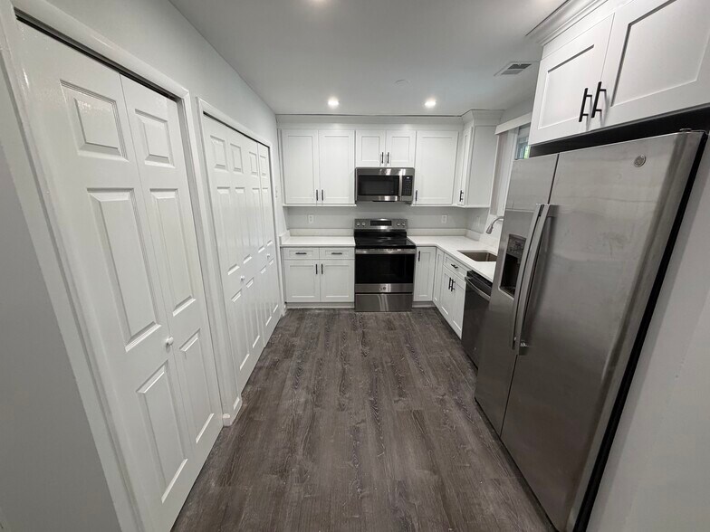 Building Photo - 232 Springmeadow Dr