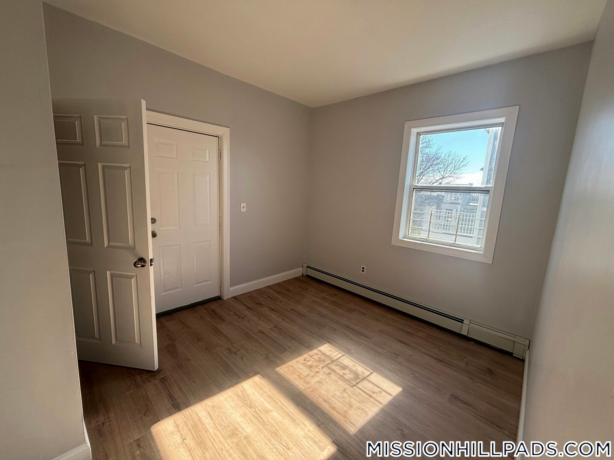 Building Photo - 53 Georgia St