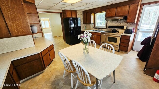 Building Photo - 12 Anderson Dr