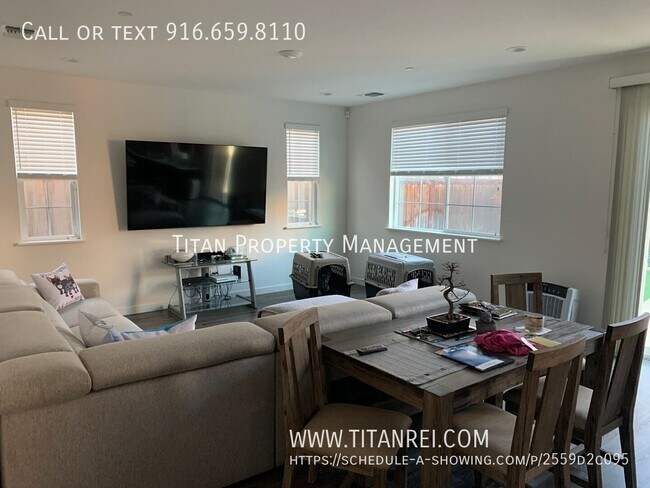 Building Photo - 1033 Oakbriar Cir
