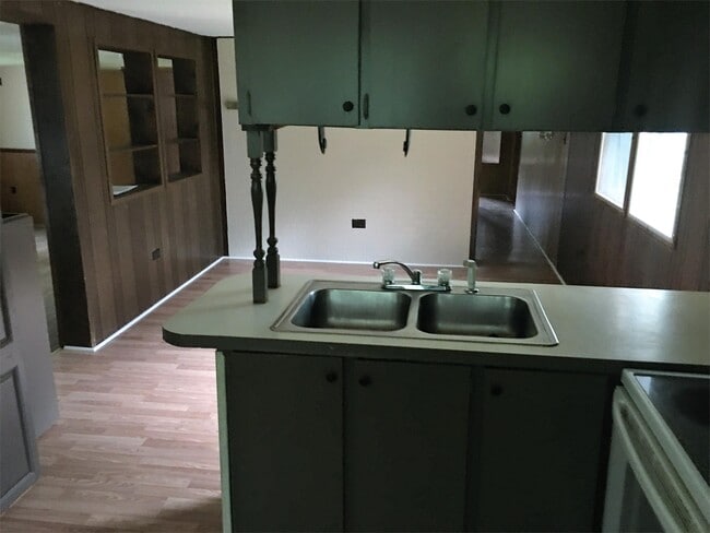 Building Photo - 32 Counterfeit Way