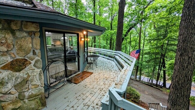 Building Photo - 828 Little Pine Mountain Rd