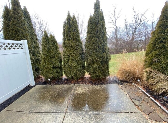 Building Photo - 4945 Ivyvine Blvd