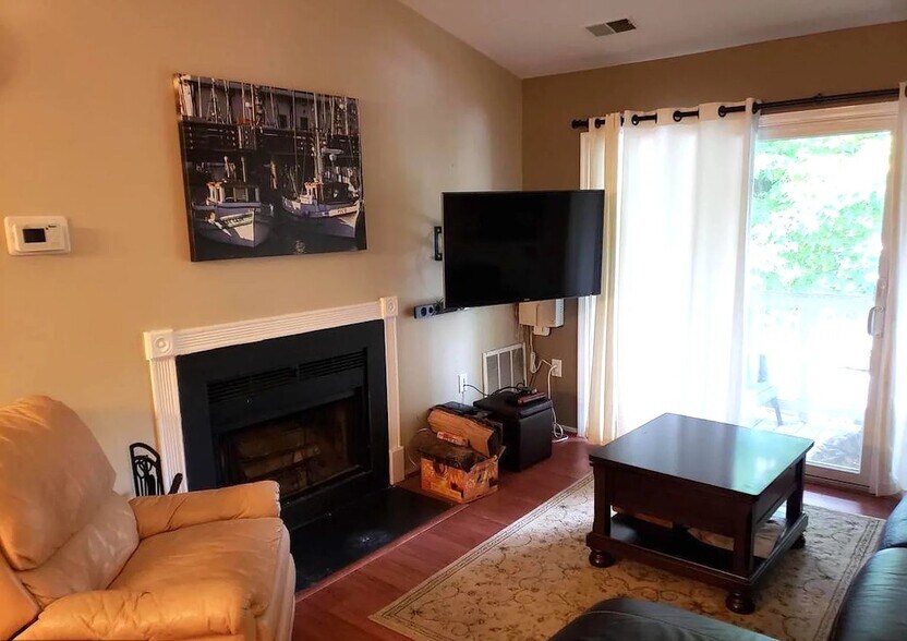 Building Photo - 13102 Wonderland Way