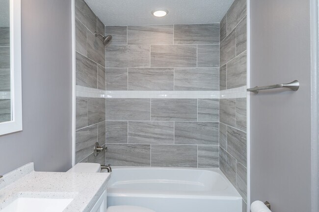 Building Photo - 6450 Chippingdon Dr