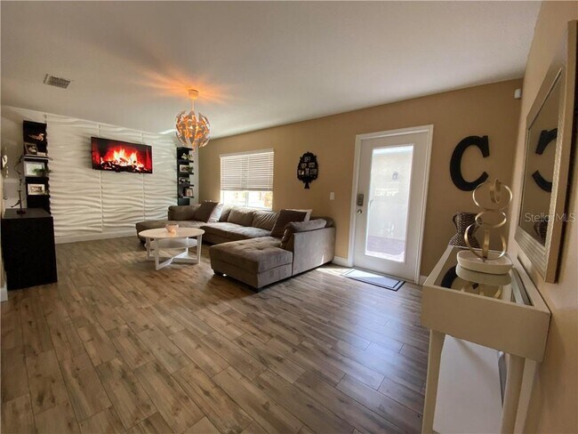 Building Photo - 2923 Puerta Del Sol Blvd