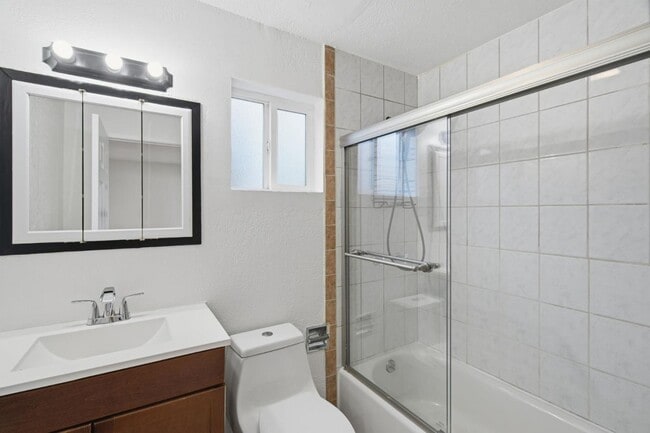 Building Photo - 511 Buel Ave