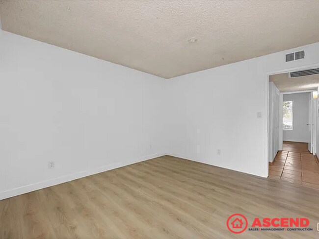 Building Photo - 205 Universe Ave