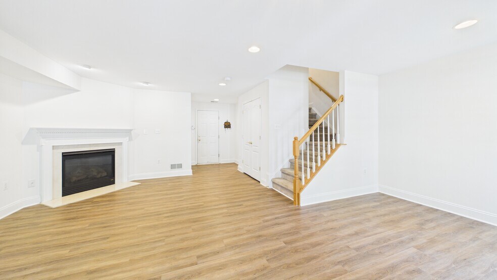 Building Photo - 25807 Turlough Ter