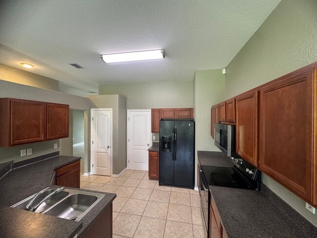 Building Photo - Central Lakeland 3bedroom 2 bath!