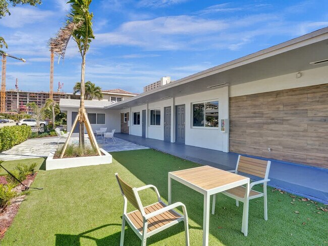 Building Photo - 3208 NE 9th St