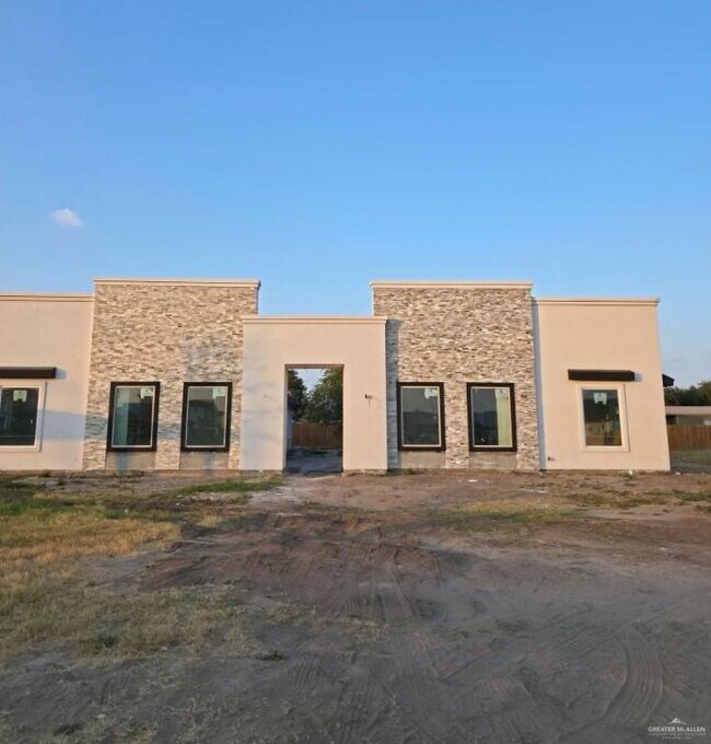 Building Photo - 10 Dragonfly St