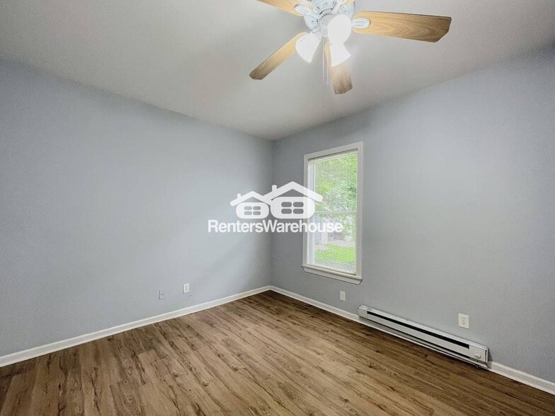 Building Photo - 1305 W 38th St