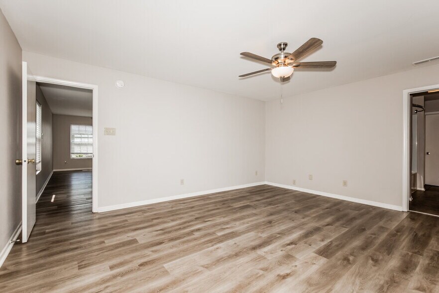 Building Photo - 10926 Spirit Dr