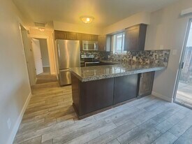 Building Photo - 177 S 200 W