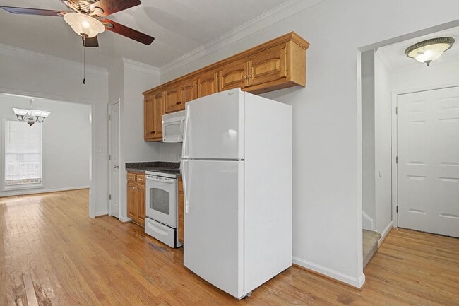 Building Photo - Carolina Lakes!