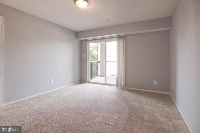 Building Photo - 3313 Wyndham Cir