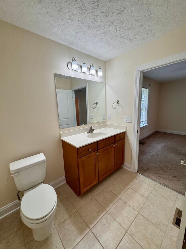 Building Photo - Townhouse for Rent in Spring Oaks!