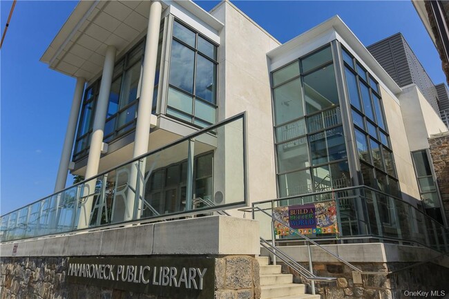 Building Photo - 145 Library Ln