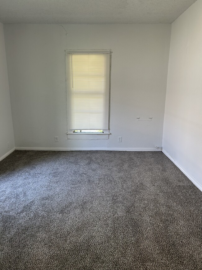 Building Photo - 1406 Polk St
