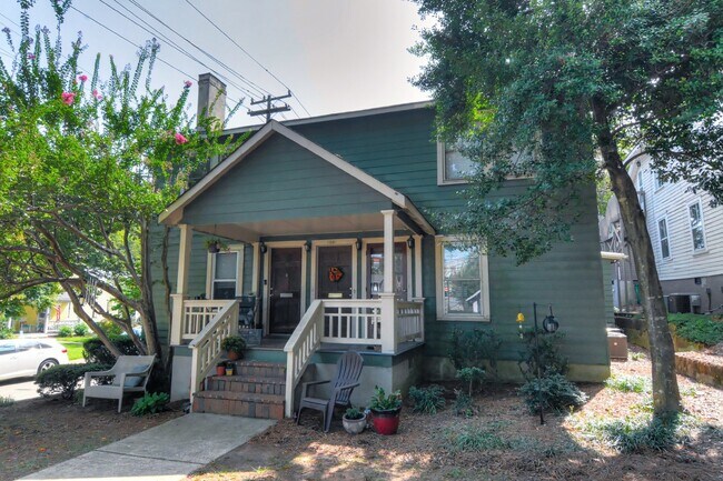 Building Photo - 2Br/2Bth House Walking Distance to Carolin...