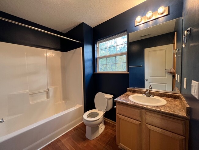 Building Photo - 5558 Kenton Ln