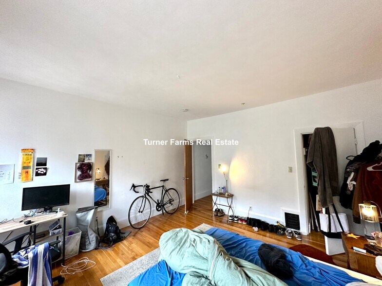 Building Photo - 8 Sewall St