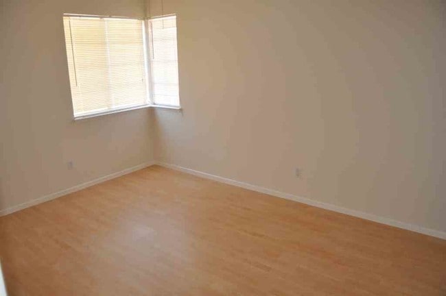 Building Photo - 3332 Mariner Bay St