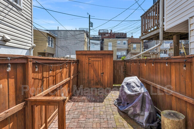 Building Photo - 1505 Byrd St