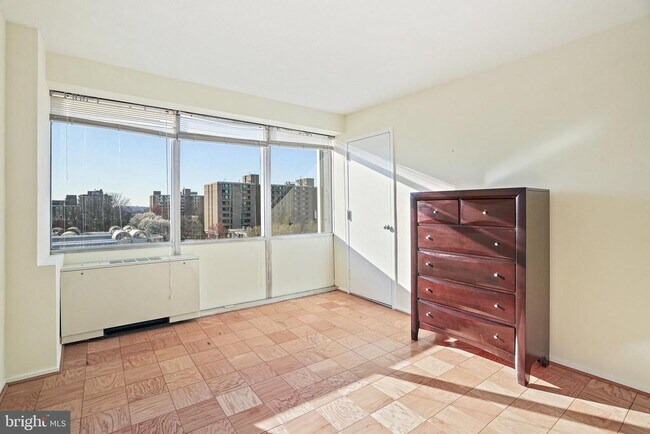 Building Photo - 1301 Delaware Ave SW
