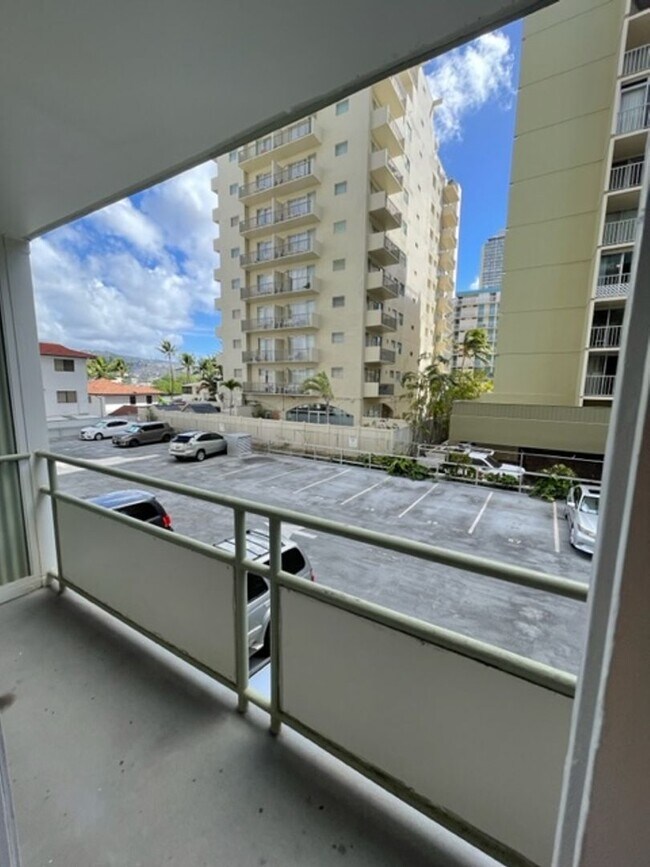 Building Photo - Cute Studio Waikiki- Furnished/ ALL Utilti...