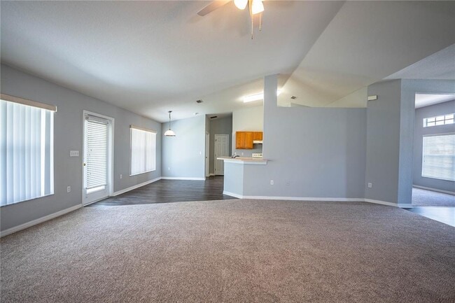 Building Photo - 233 Towhee Rd