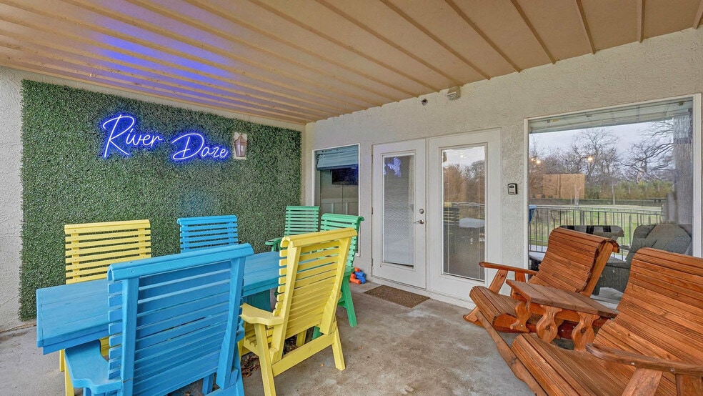 Building Photo - 730 E Mather St