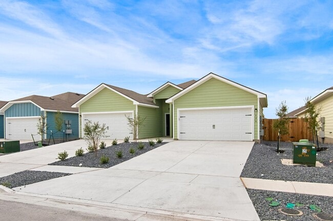 Building Photo - 3410 Lindsay Ln