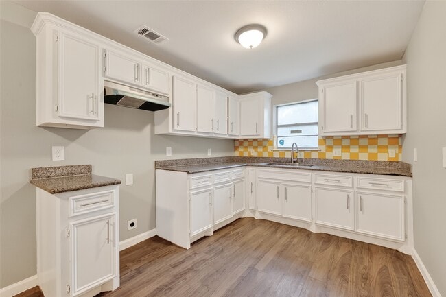 Building Photo - 7022 Goldspier St