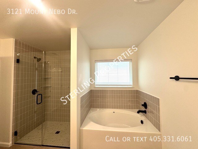 Building Photo - 3121 Mt Nebo Dr