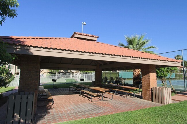 Building Photo - Sports Village - 2 Br + Play Loft, 2 Bath