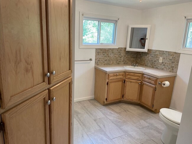 Building Photo - Charming 3-Bedroom Ranch Home in Comstock Park