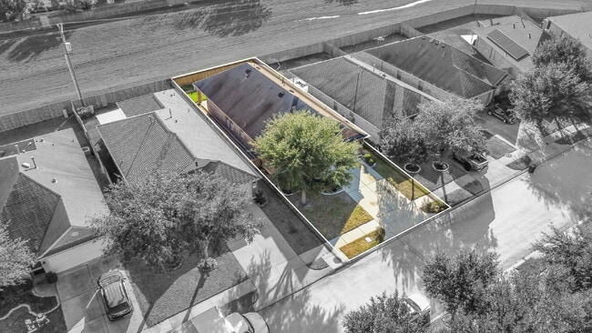 Building Photo - Beautiful one-story home in desirable Imperial Oaks Park, backing to a peaceful greenbelt with no...