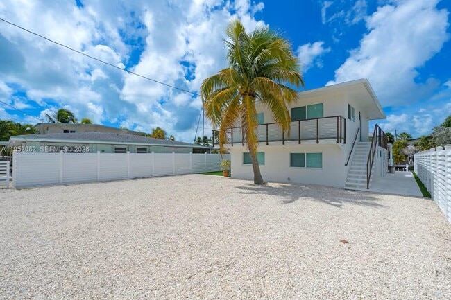 Building Photo - 125 Gardenia St