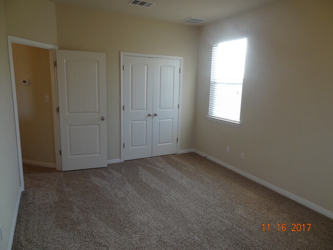 Building Photo - 226 Vallecito Dr