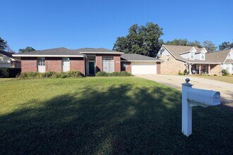 Building Photo - Shalimar Location