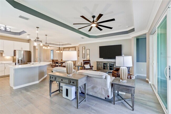 Building Photo - 12584 Wellen Golf St