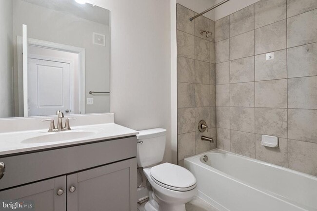 Building Photo - 14921 River Walk Way