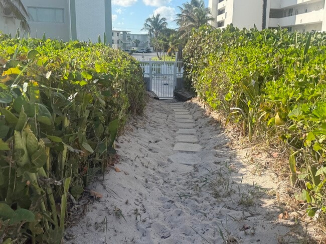 Building Photo - 3600 N Ocean Dr