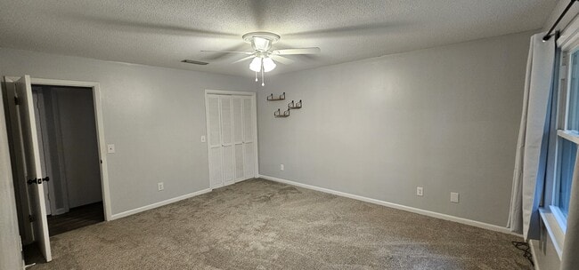 Building Photo - 605 Melbourne Dr