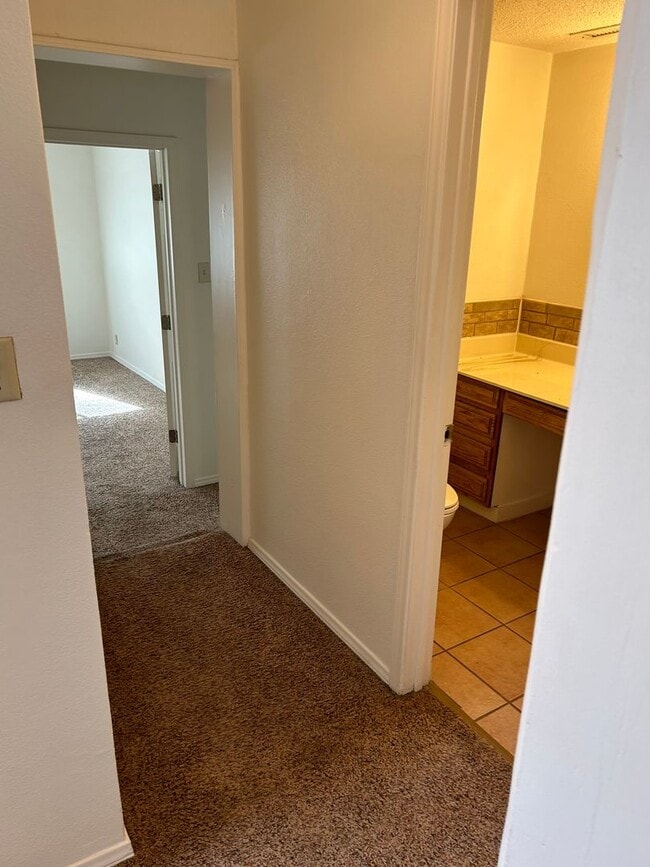 Building Photo - 3 Bedroom 1.5 Bathroom Home In Winslow