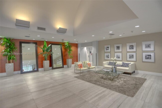 Building Photo - 1861 NW South River Dr