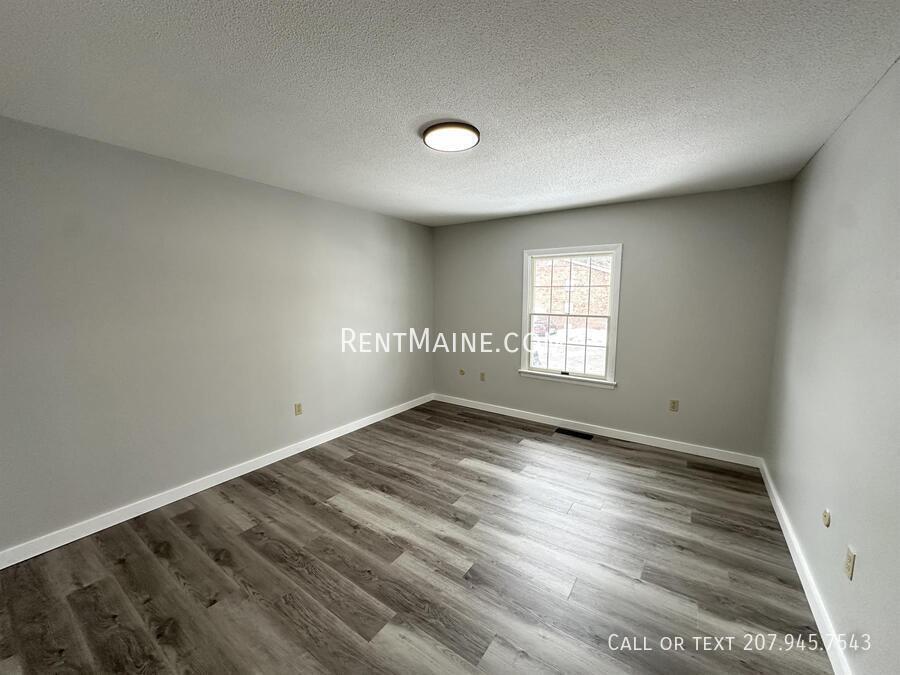 Building Photo - 33 Longrale Park