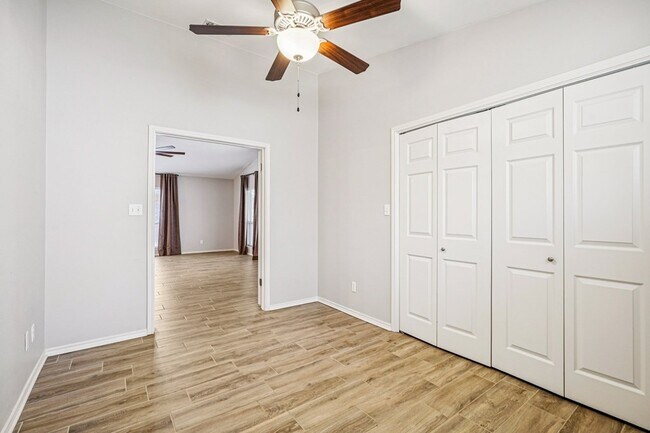 Building Photo - 127 Terrace Ln